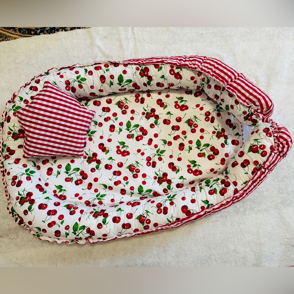 Hand crafted pet bed - Picture 2 of 4